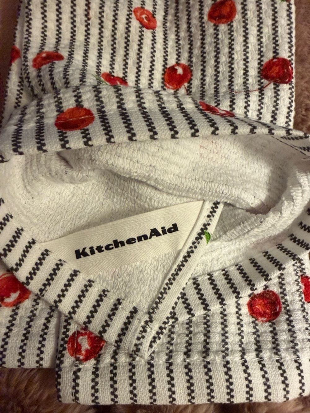 🇺🇸 KitchenAid White Striped Towel with Red Cherry Print 🍒 - Picture 2 of 2